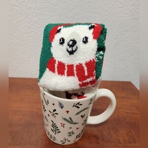 Wondershop Stoneware Mug With Mens  Polar Bear Super Crew Socks Nwt
